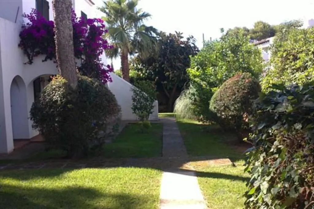 Apartment With Garden And Swimming And Beach Cala Blanca