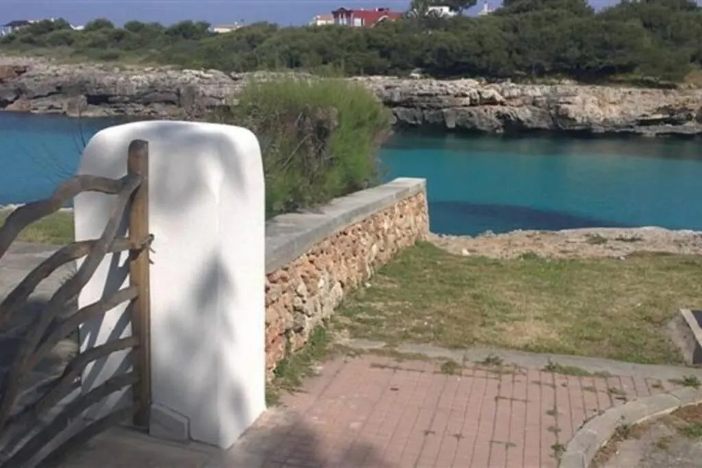 Apartment With Garden And Swimming And Beach Cala Blanca  0*, Cala Blanca (Menorca)