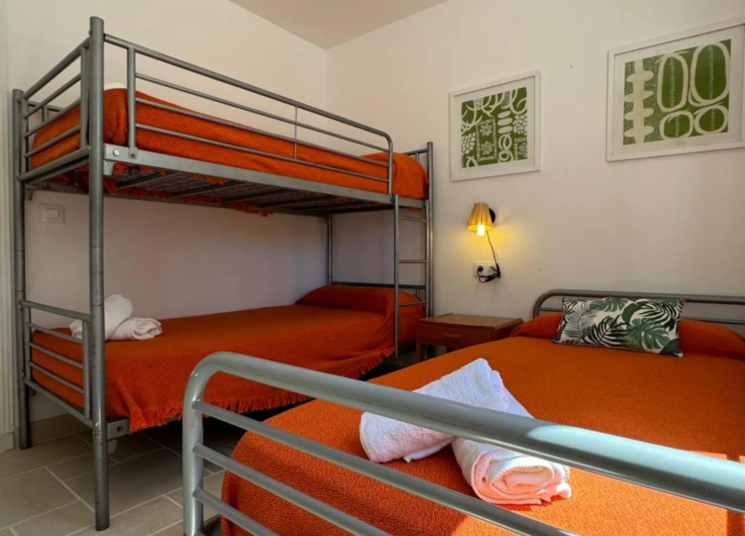 Apartment With Garden And Swimming And Beach Cala Blanca  0*, Cala Blanca (Menorca)